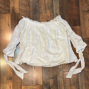 American Eagle Off the Shoulder Top - Women’s Medium
